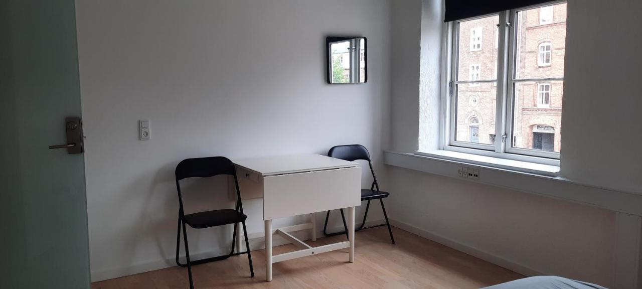 Private Room In A Shared Apartment Оденсе Экстерьер фото
