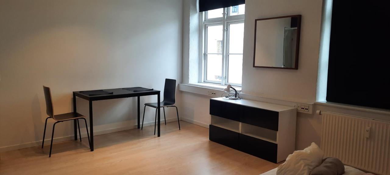 Private Room In A Shared Apartment Оденсе Экстерьер фото
