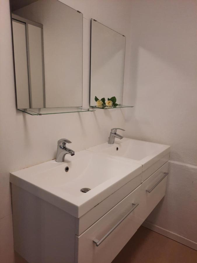 Private Room In A Shared Apartment Оденсе Экстерьер фото